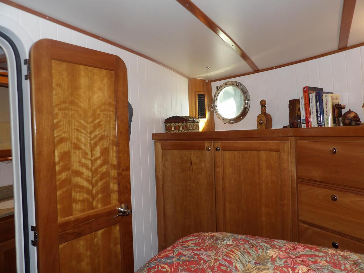 Used 2008 MIRAGE MFG. , GAINESVILLE FL.  N-37