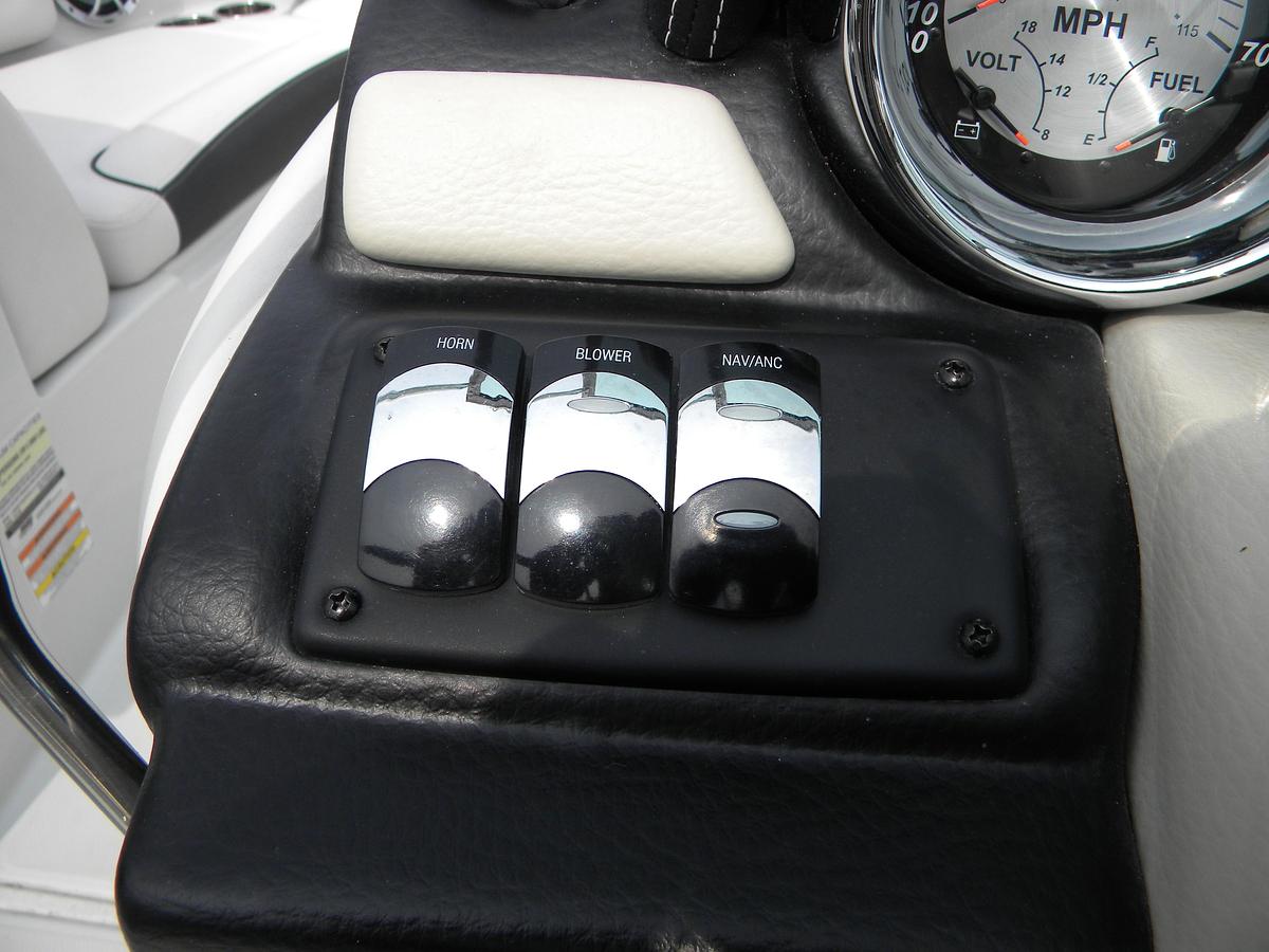 Used 2019 CROWNLINE 215 SS