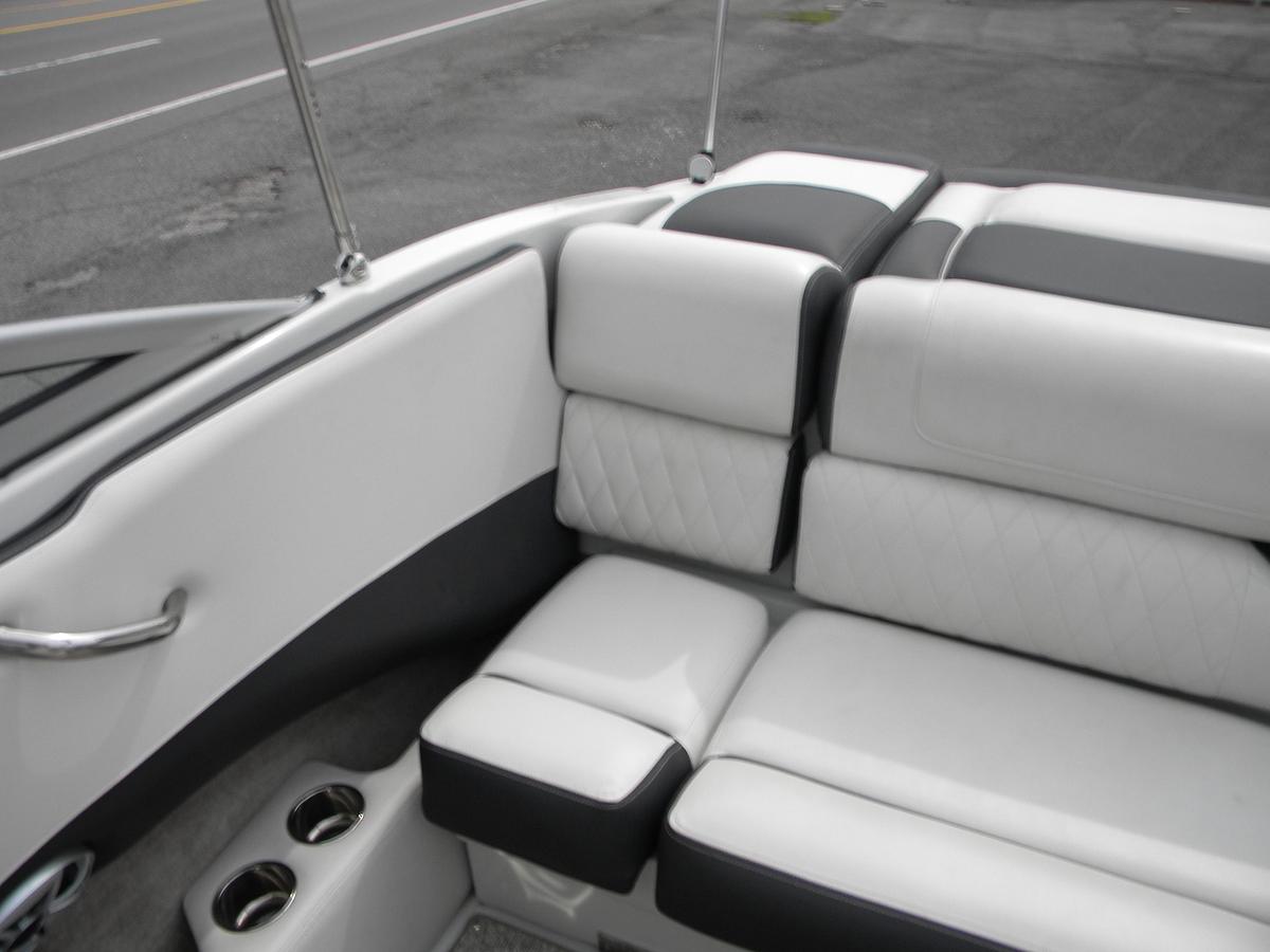 Used 2019 CROWNLINE 215 SS