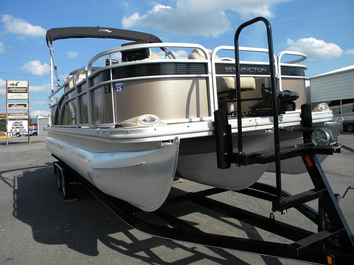 Used USED 2013 BENNINGTON 24SFX