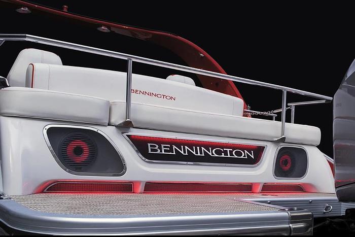 2025 Bennington R Bowrider Line