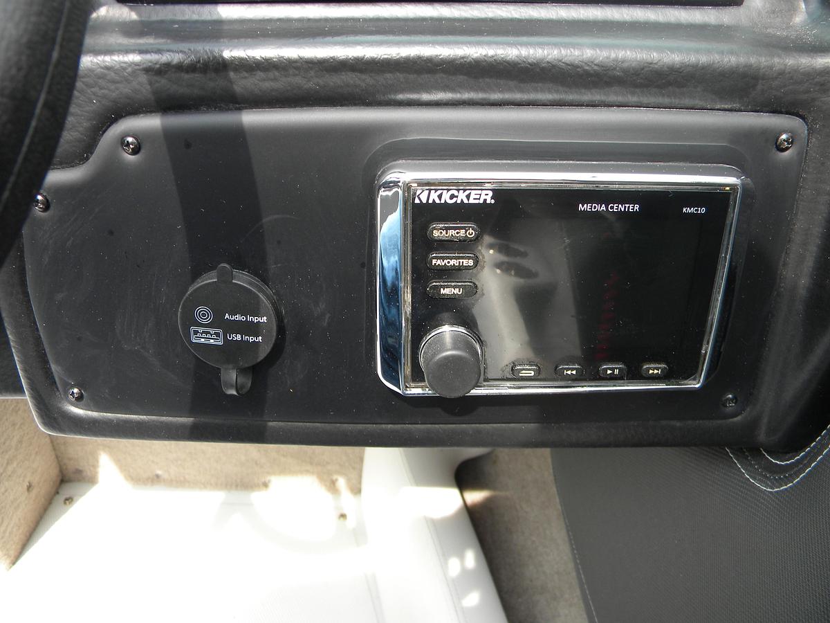 Used 2019 CROWNLINE 215 SS