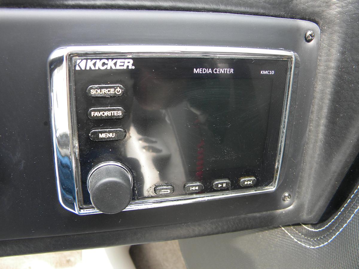 Used 2019 CROWNLINE 215 SS