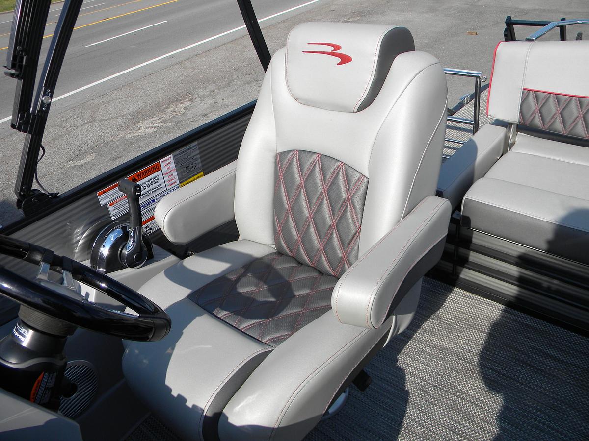 Used 2022 Bennington 22LXSB