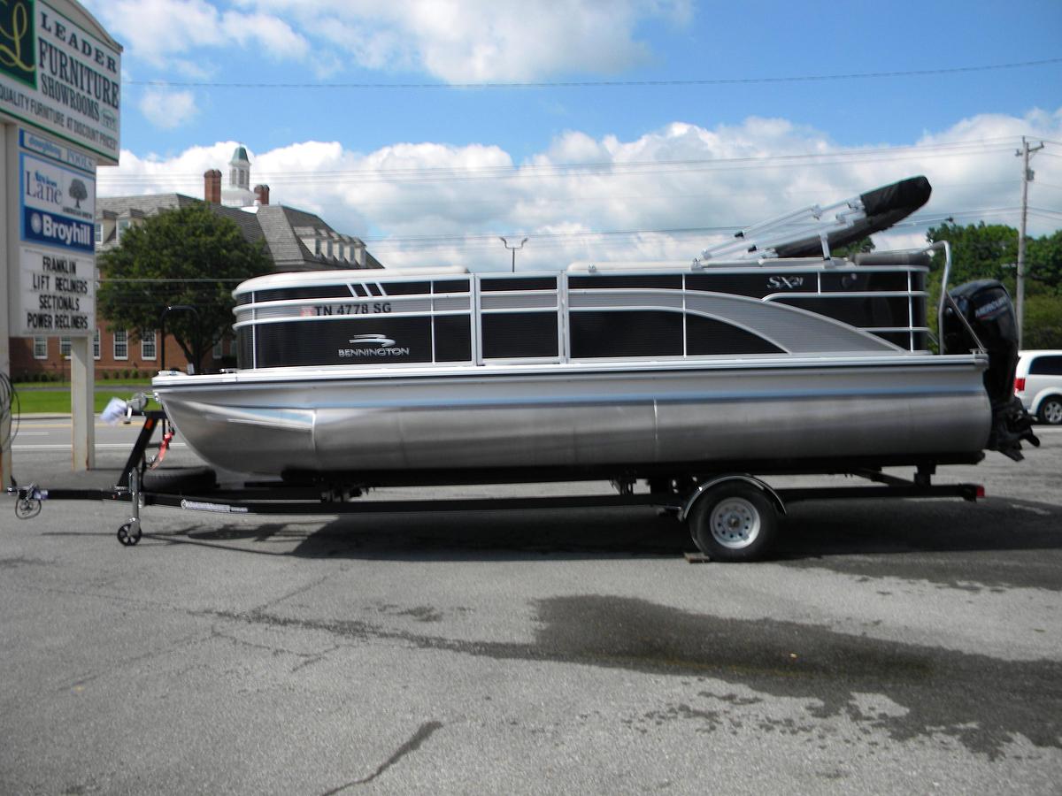 Used 2023 Bennington 21SXL