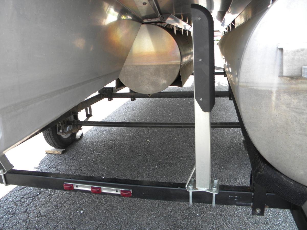 Used 2017 BENNINGTON 21SXL