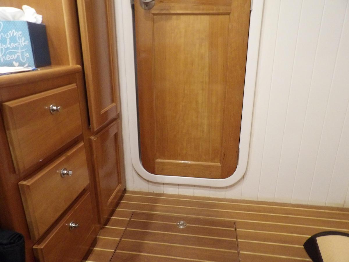 Used 2008 MIRAGE MFG. , GAINESVILLE FL.  N-37