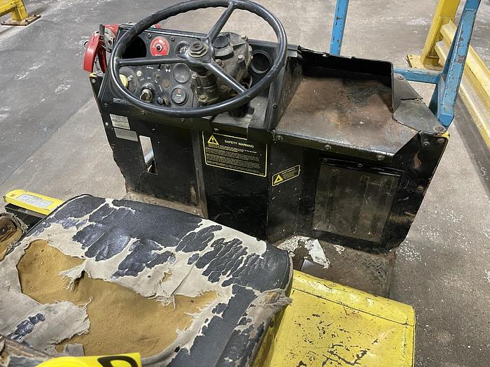 Used CUSHMAN 22HP 3W FULL TON PROPANE POWERED WORK CART