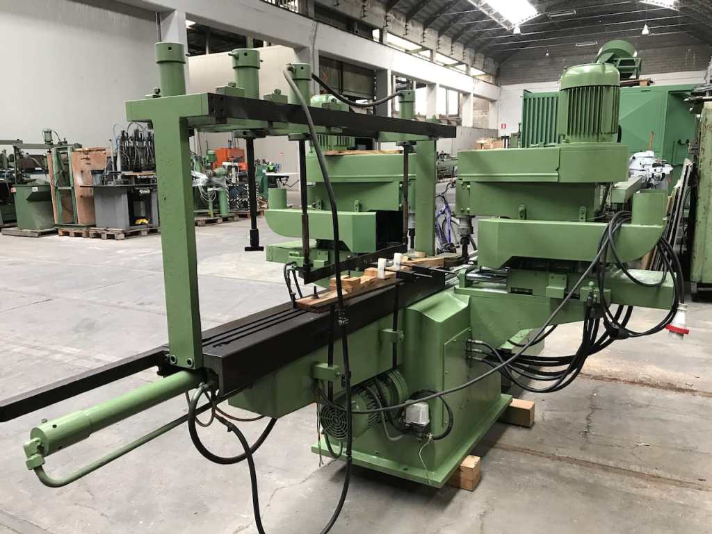 Usato Bialbero a 1+1 con frese a pantografo per angoli stretti