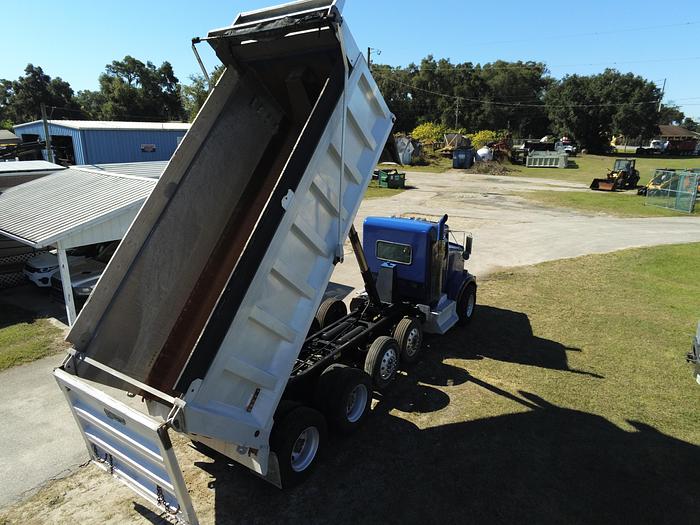 Used 2011 Kenworth T800 tri axle dump truck