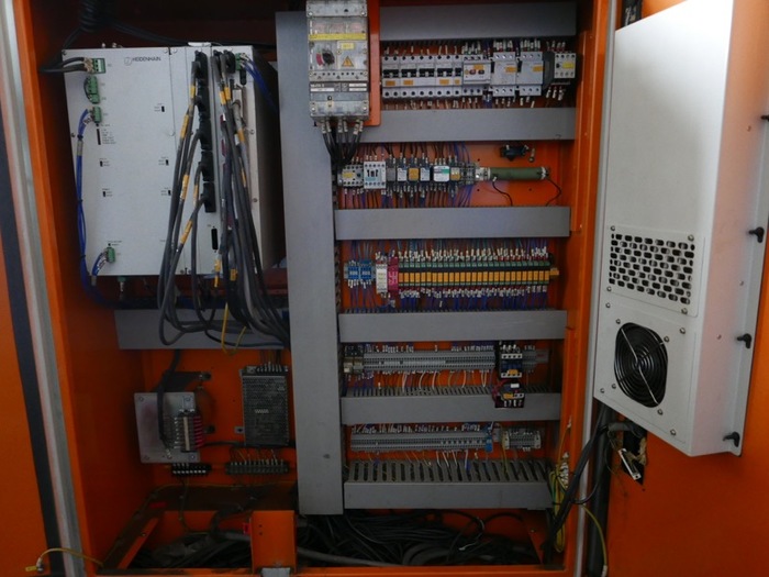 Used CNC Machining Center Leadwell V 25