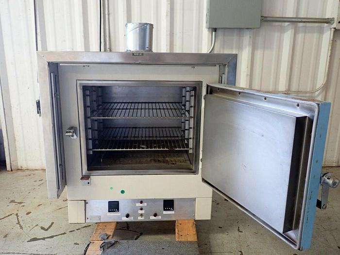 Used Blue M OV-18A Laboratory Oven, 1900 Watts, 120V/1PH/60HZ, w/ Red Lion Controller
