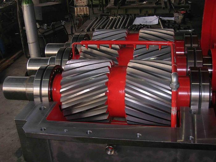 New  F&P 450 3-Hi Pinion Stand - Gearbox #4246