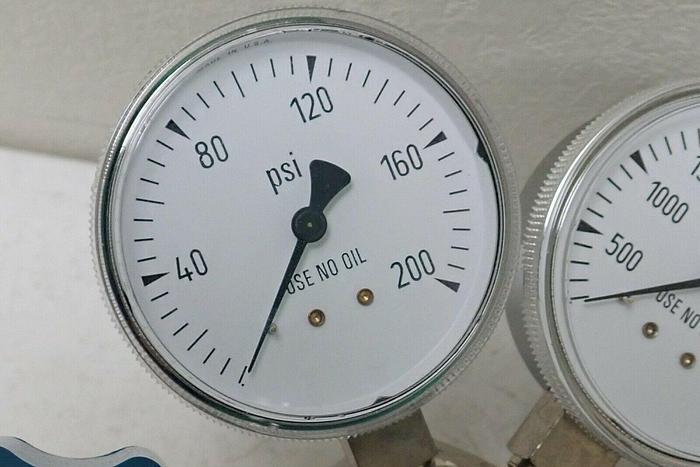 Used Airgas Y12-SR145D Gas Regulator with Smart Indicating Regulator SIR-Cartridge