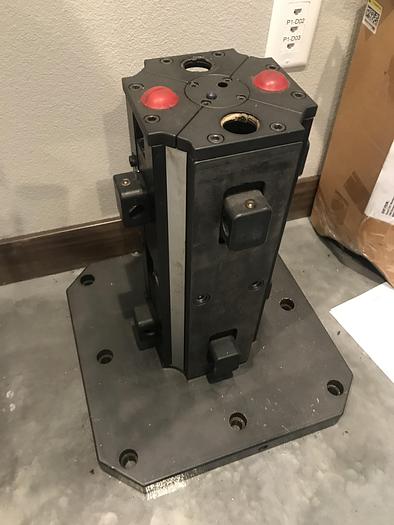 Used 2013 HAAS EC-400 4-Axis CNC Horizontal Machining Center