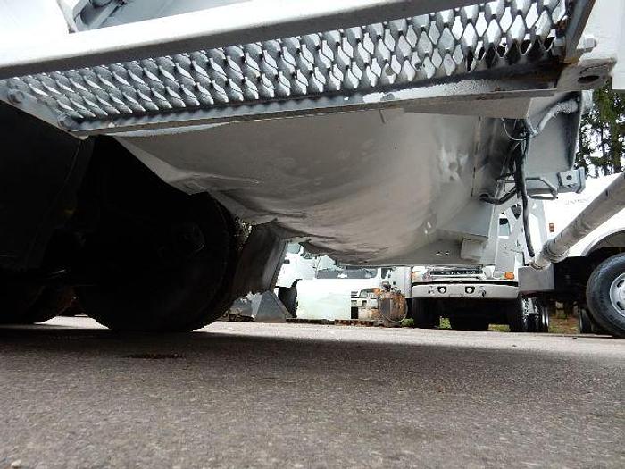 Used 2009 Freightliner M2-106