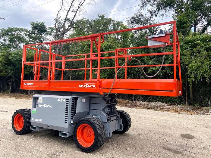 Used 2010 SKYJACK 6826RT