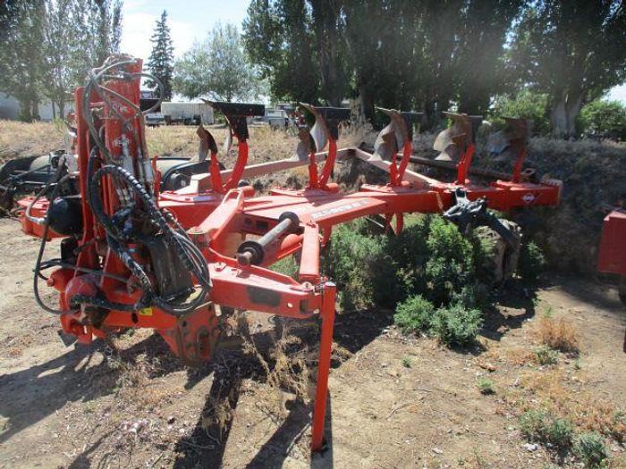 Used Kuhn Multi-Master 183 Plow - 6 Bottom