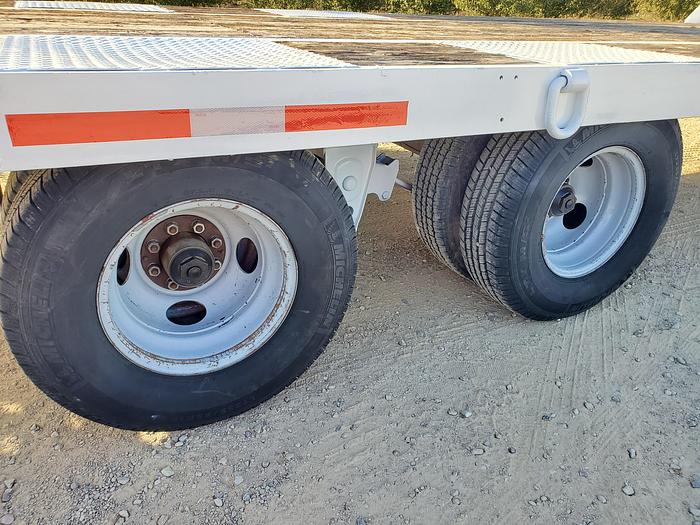 Used 2000 National 10Ton Equipment Trailer