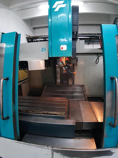 Used BRUGT VERTIKALT BEARBEJDNINGSCENTER FABRIKAT FEELER, MODEL FV 800 SE