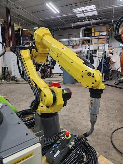 Used FANUC Arcmate 100ic/7L with R30ib Controller
