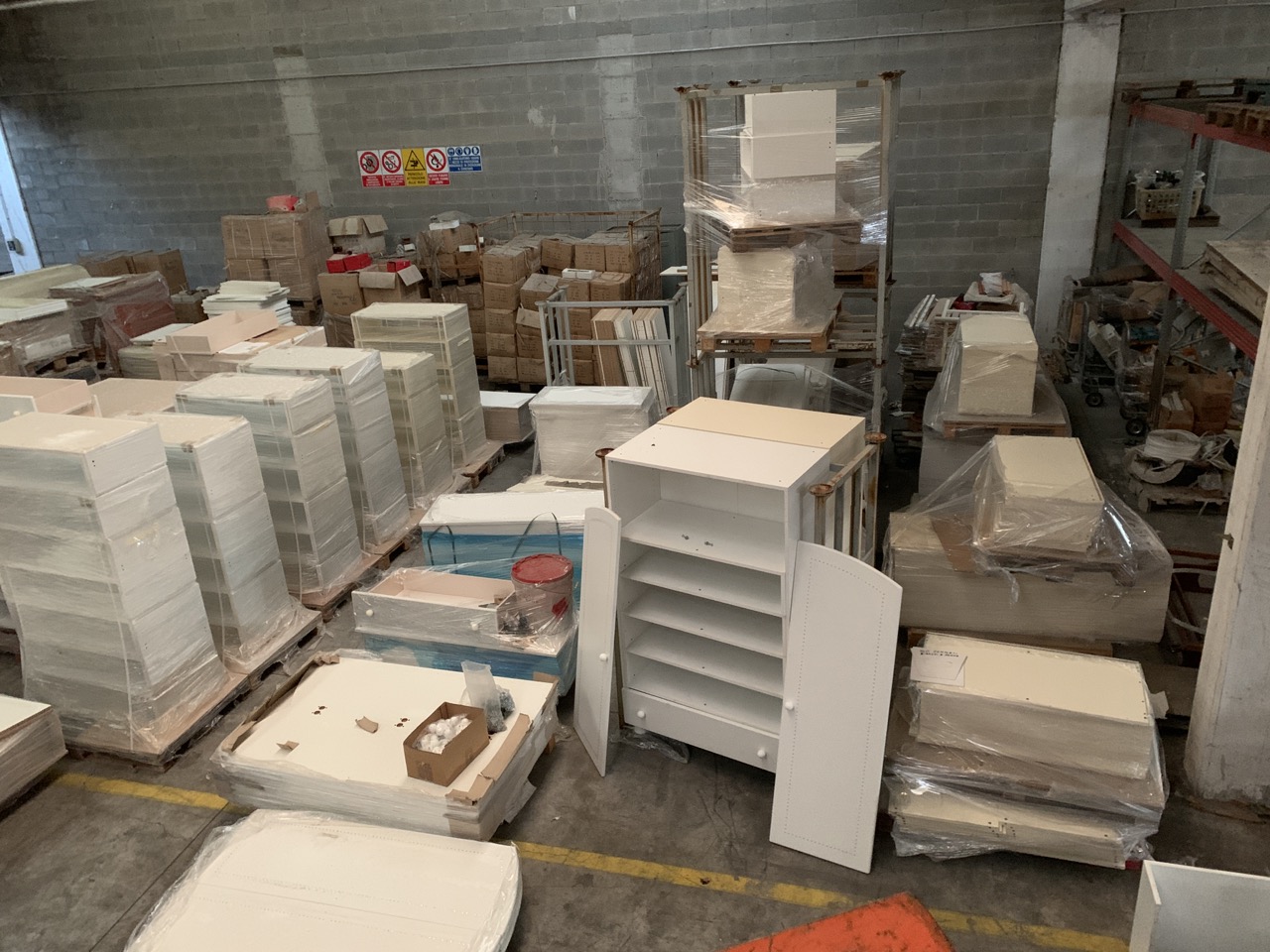 Usato Magazzino completo di una fabbrica di produzione lettini di alta qualità