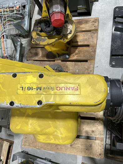 Used FANUC M16i 6 AXIS ROBOT WITH RJ3 CONTROLLER