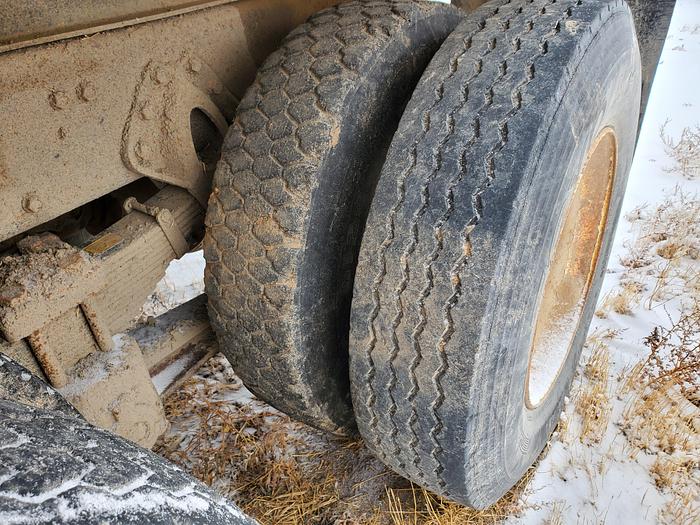 Used 1986 International F2574 Dump Truck