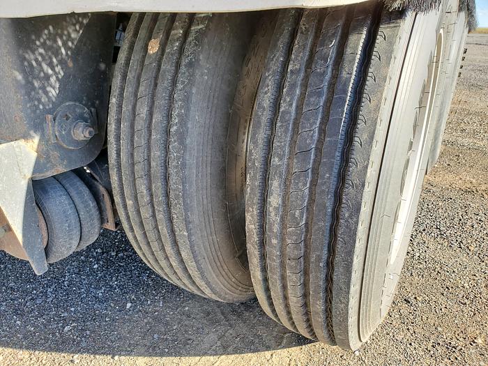 Used 2014 53' Trinity Eagle Bridge 4 Axle Belt Trailer