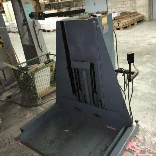 Used Baumann NUP650 stacking lift 1989