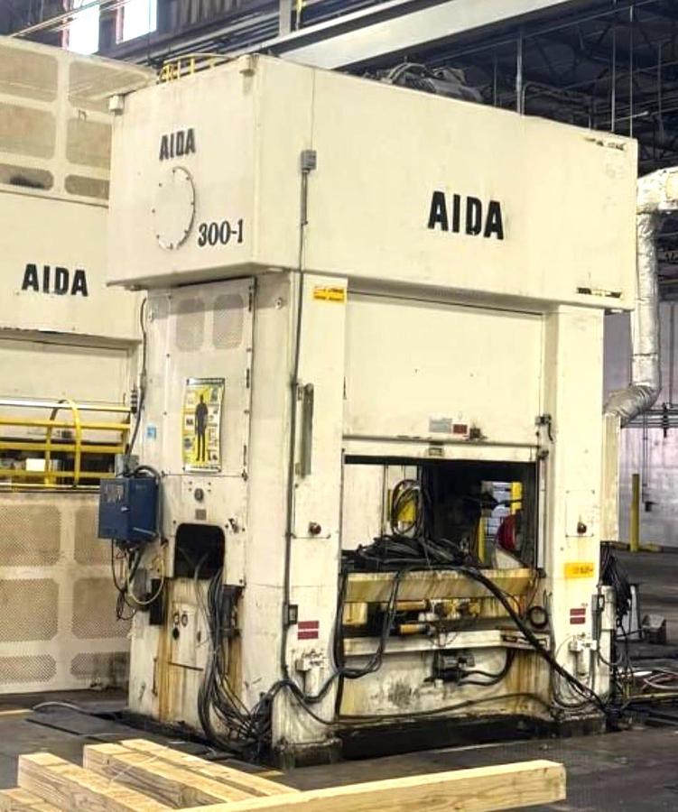 Used 300 tons Press Sheet Stamping Mechanical Aida ULX3000