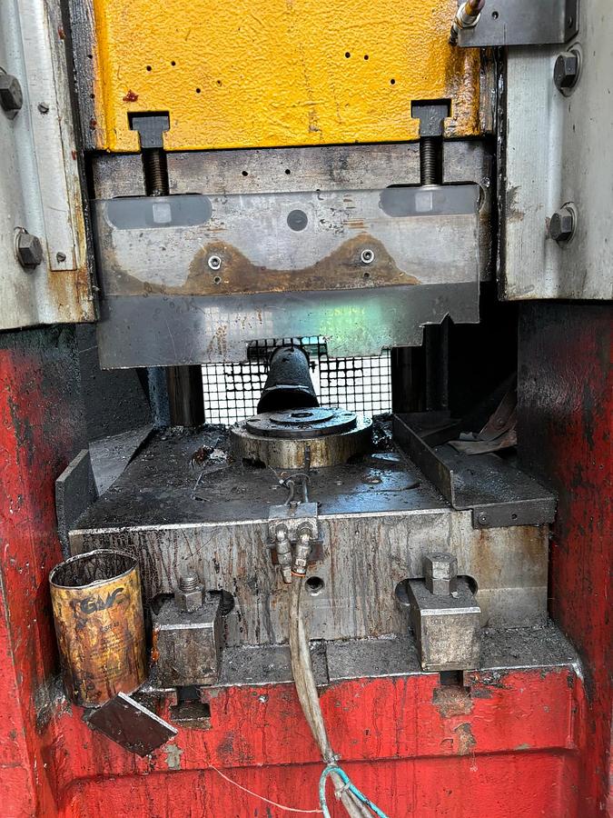 Used 650 tons Press Hot Forging Farina GAS650
