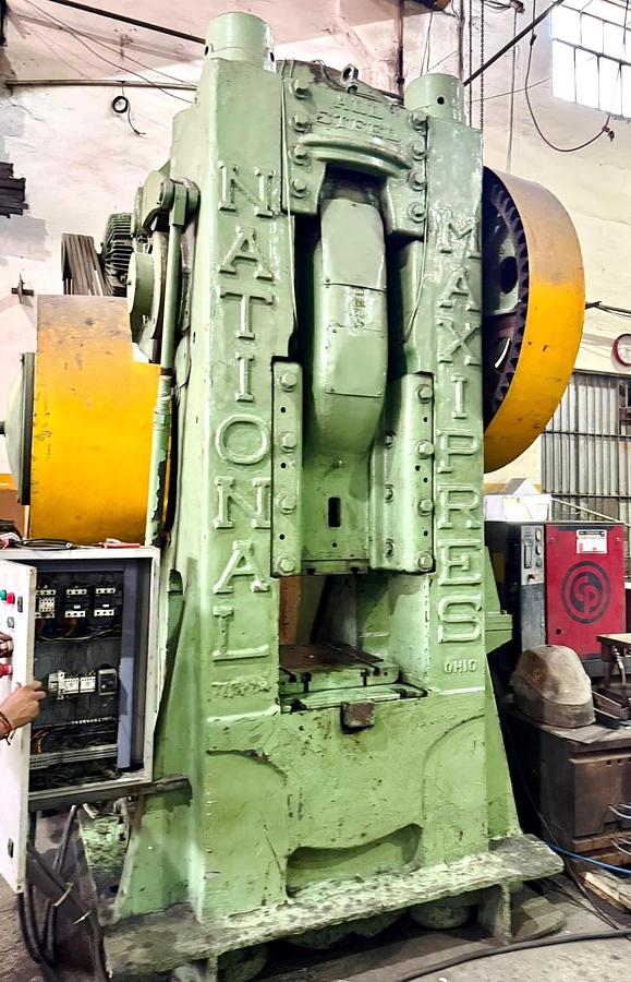Used 700 tons Press Hot Forging National Maxipress