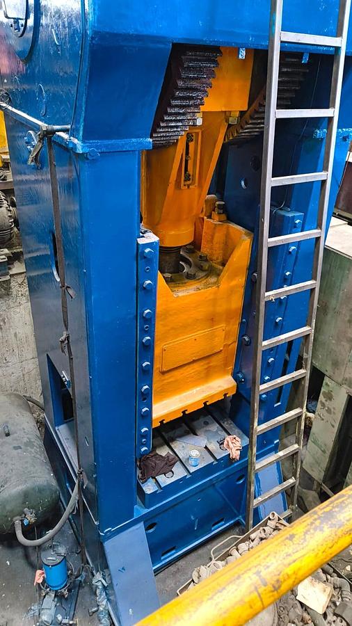 Used 800 tons Trimming Press WMW Erfurt PKZE800