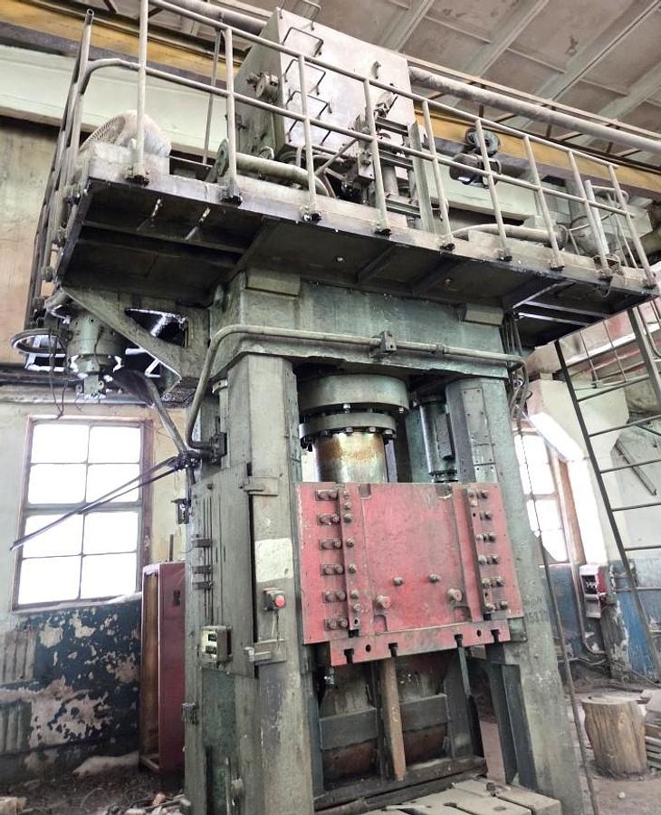 Used 630 tons Press Sheet Stamping Hydraulic Dnepropress PB7738