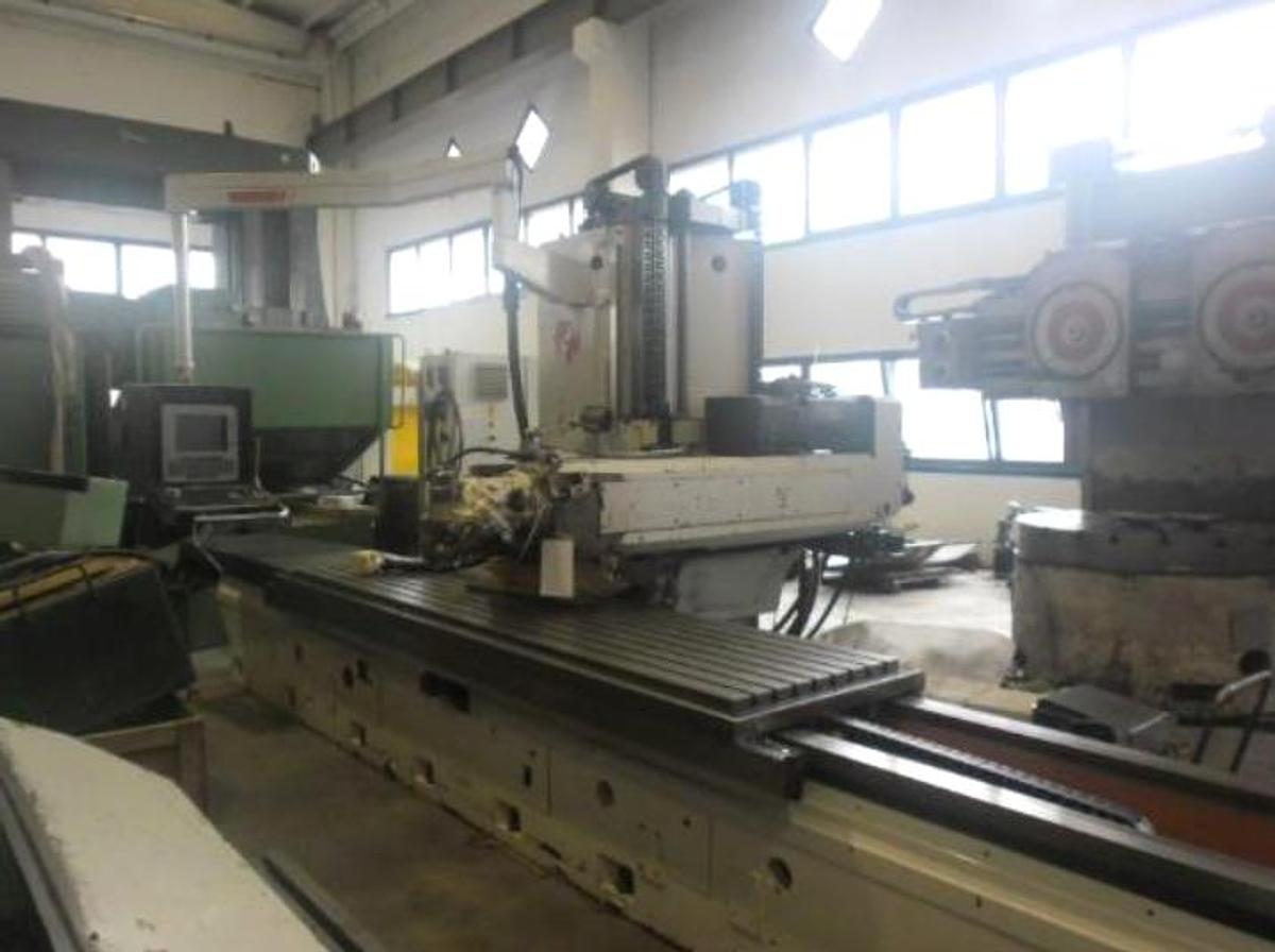 Used Milling Bed Type CNC Huron SXB833
