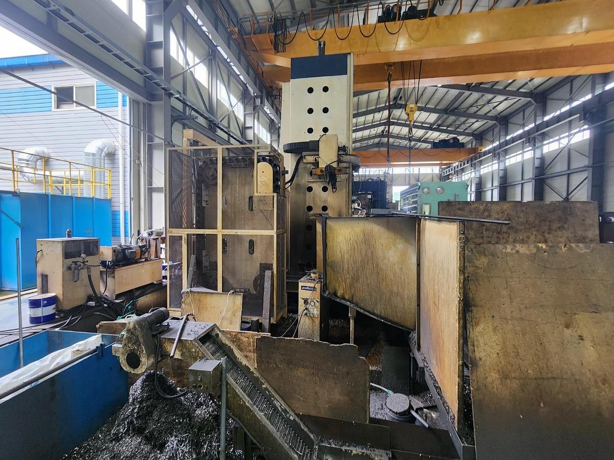 Used Borer Horizontal Table Type CNC HNK
