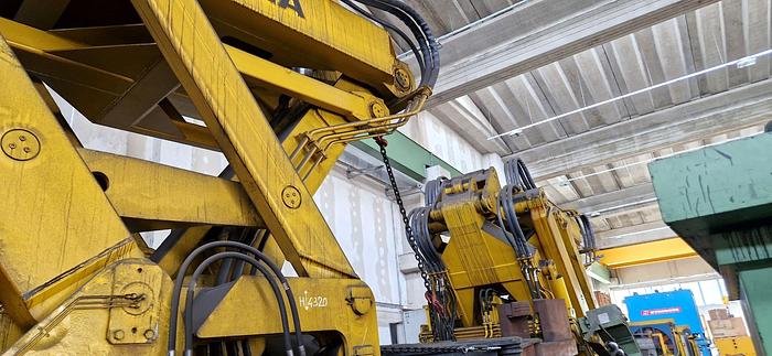 Used 10 tons Manipulator Glama