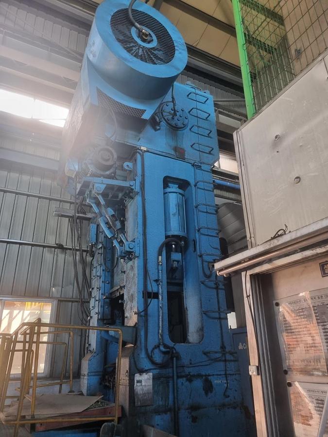 Used 500 tons Press Trimming Jeil