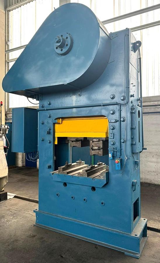 Used 100 tons Press Trimming Wilkins & Mitchell