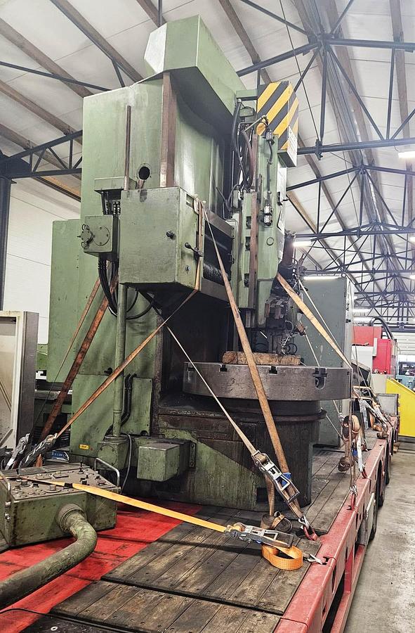 Used Lathe Vertical Turning Tos SKJ12A