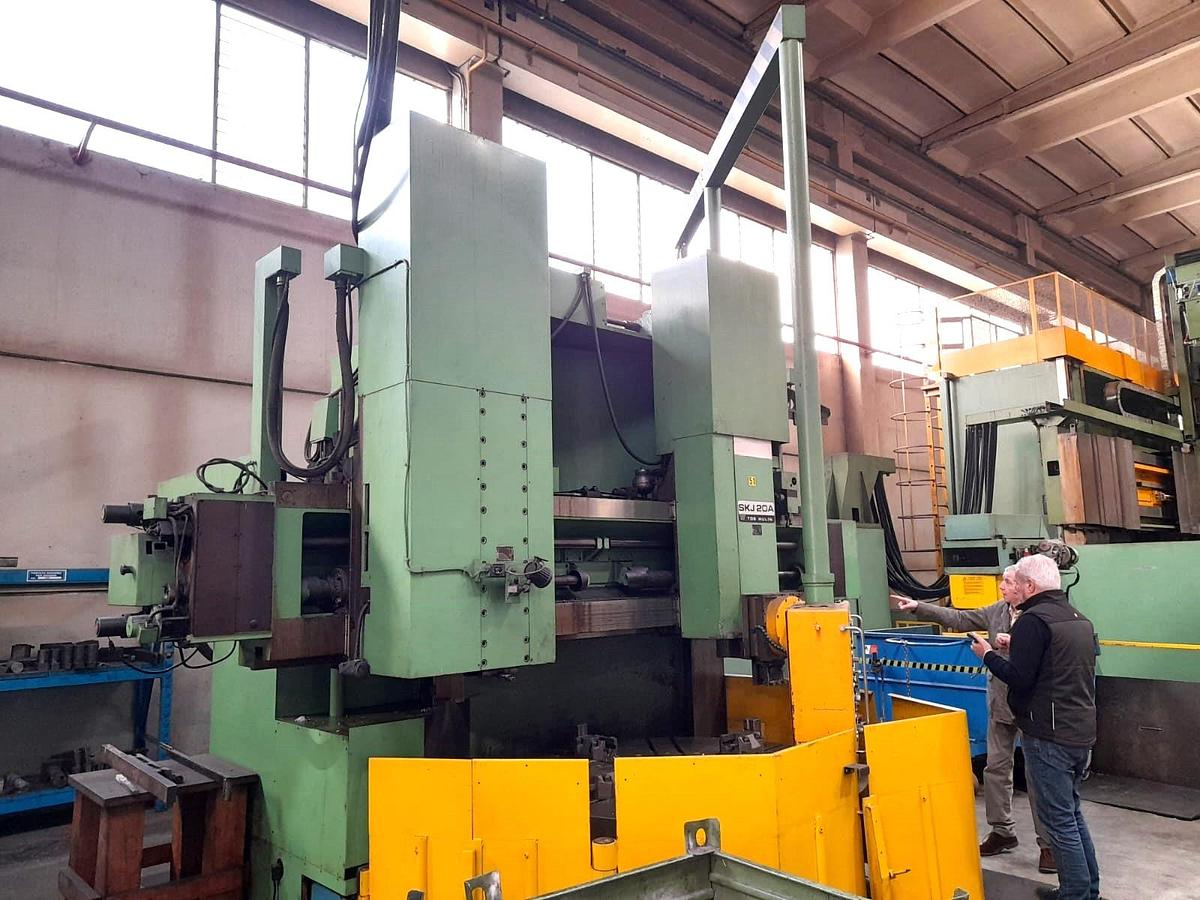 Used Lathe Vertical Turning Tos SKJ20A
