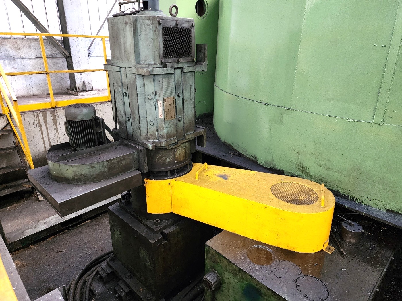 Used Lathe Vertical Turning CNC QIQIHAR (China) DVT500x25/32