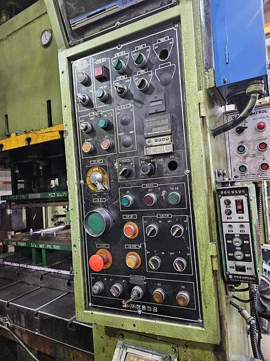 600 tons Sheet Stamping Line Mechanical Ssangyong 600-300-300-30