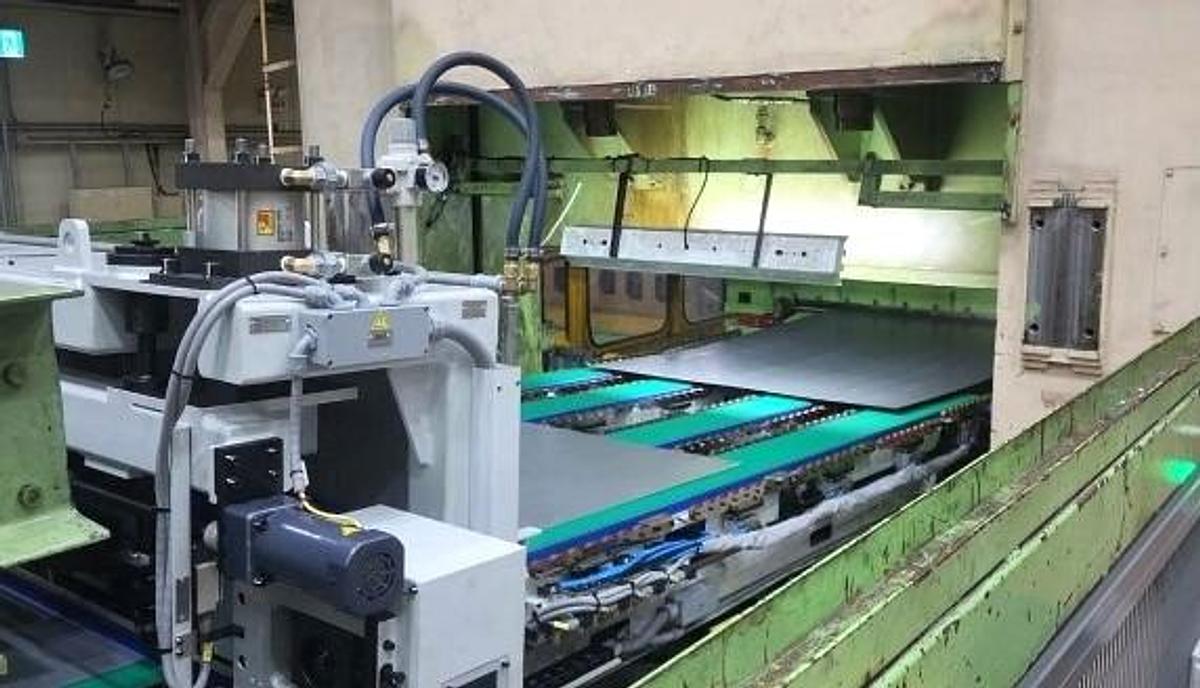 Used 700 tons Blanking Line KIA