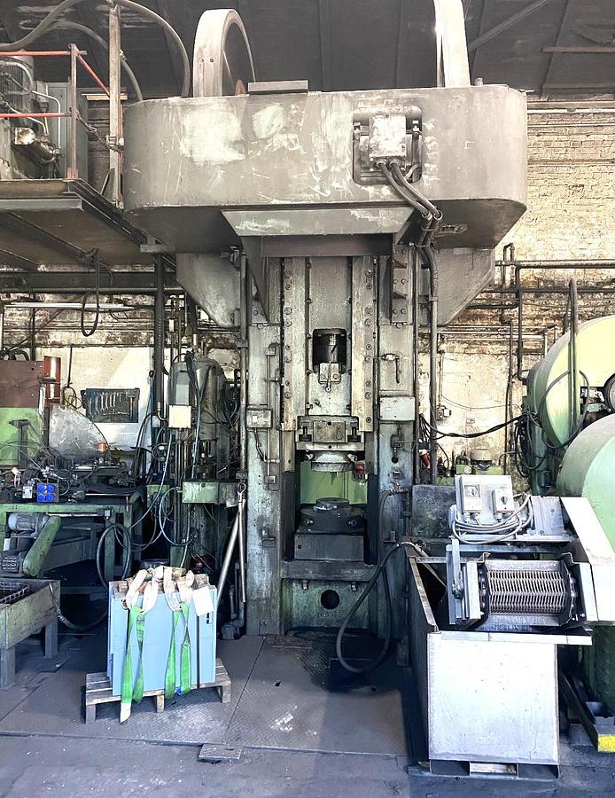 Used 1250 tons Press Friction Screw Hasenclever FPRN250