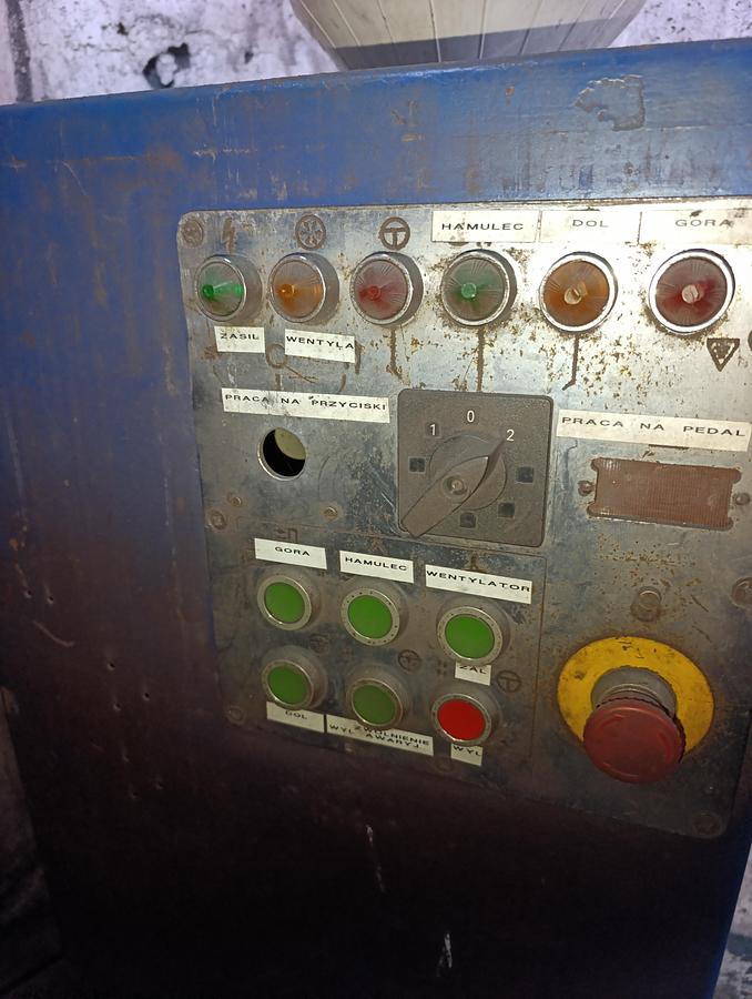 Used 400 tons Press Trimming VEB Heckert PKZ400.1