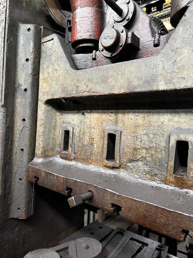 Used 500 tons Press Trimming Smeral LKO500S