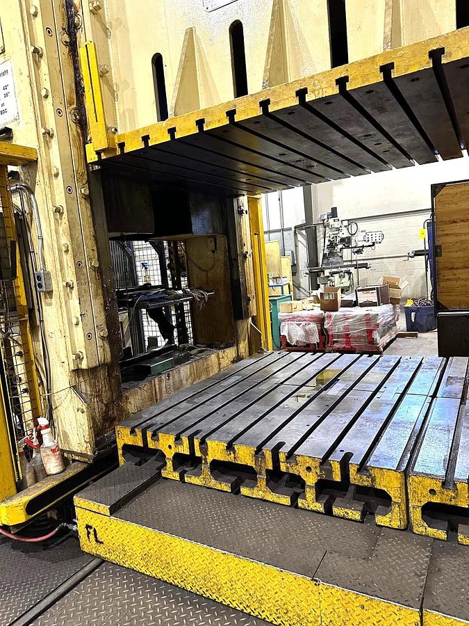 Used 600 tons Press Sheet Stamping Mechanical Clearing S2600120-72