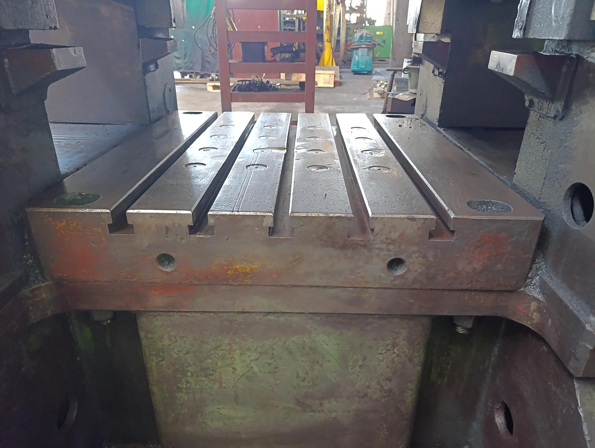 Used 400 tons Press Trimming TMP Voronezh Russia KA2536